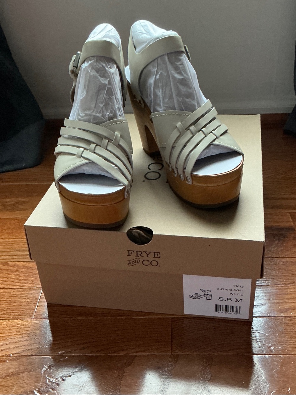 NIB FRYE AND CO. Cream Braided Leather Platform Clogs
